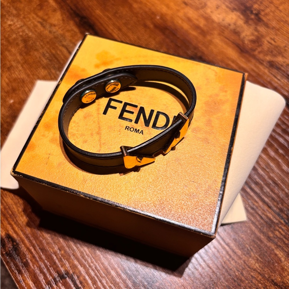 Fendi Black and Gold Monster Eye's Bracelet - Picture 4 of 7
